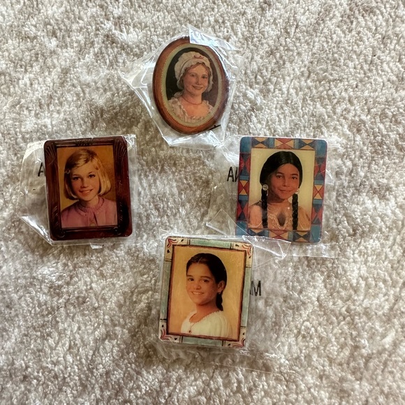 American Girl Circle of Smiles Pin Lot - Picture 3 of 4